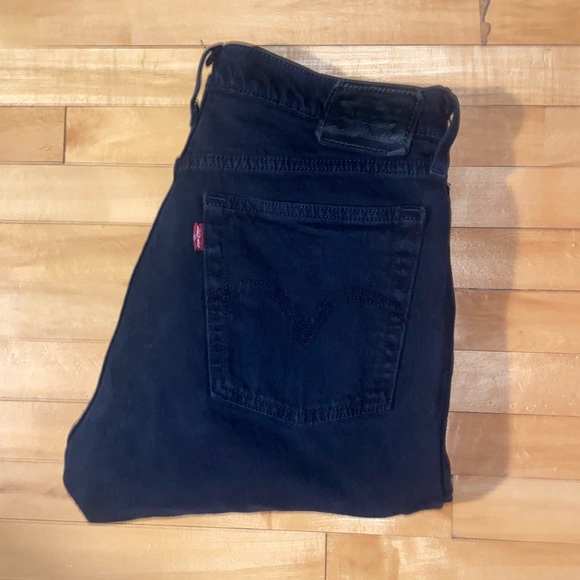 Black Levi’s woman Jeans - Picture 1 of 3